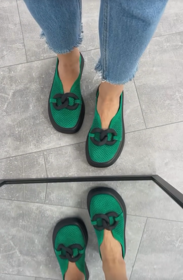 Black lock green breathable soft bottom flat shoes
