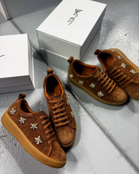 Brown snowflake diamond sneakers