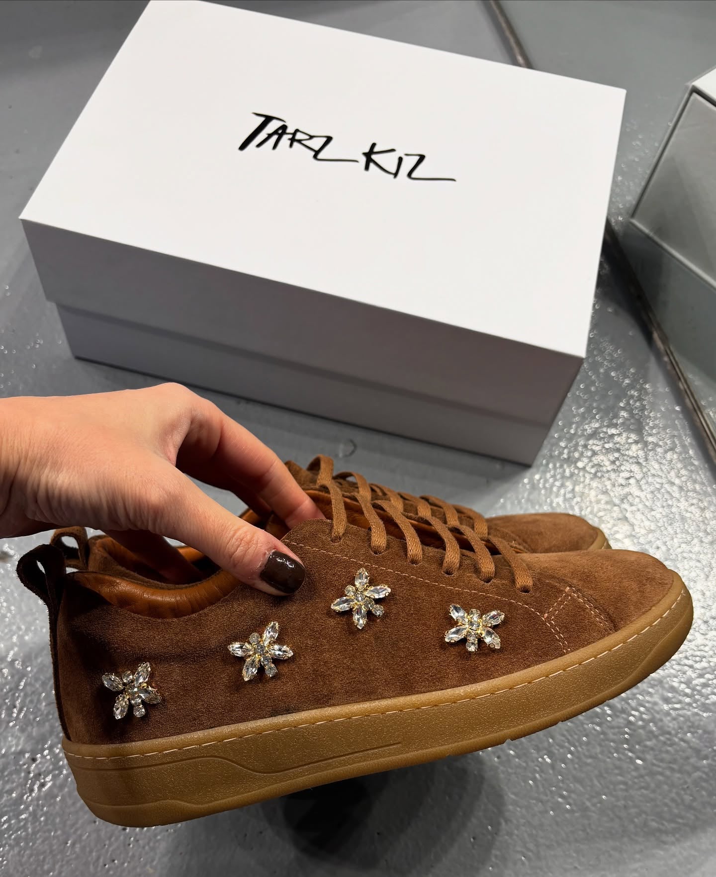 Brown snowflake diamond sneakers