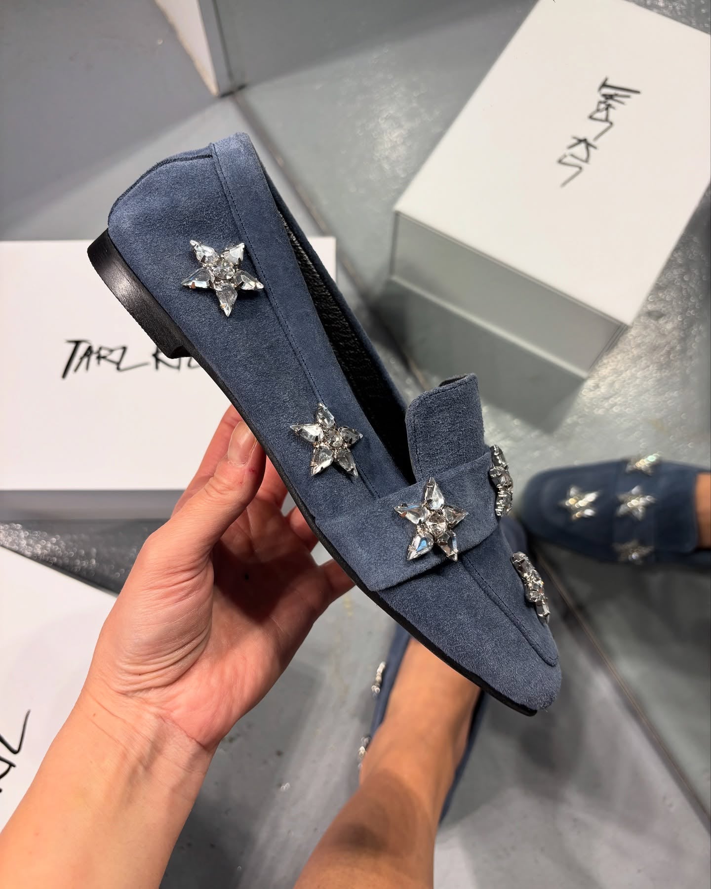 Snowflake diamond inlaid blue loafers