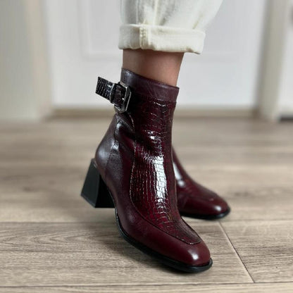 Chunky heel buckle leather boots